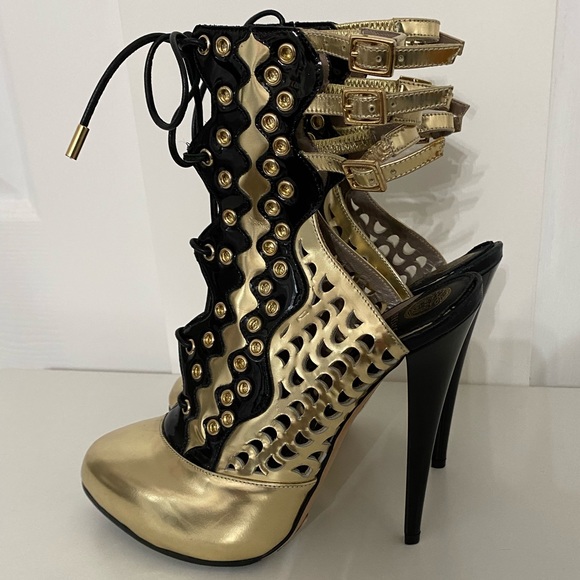 VERSACE | Gold Black Lace Up Gladiator Patent Leather Shoes Perforated Heels 36 - Picture 6 of 16